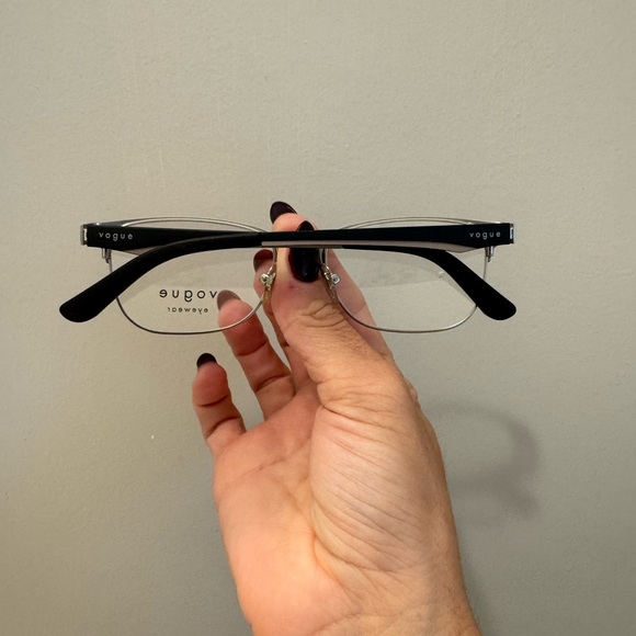 Vogue Eyewear VO3940 Eyeglass Frames - Picture 3 of 7